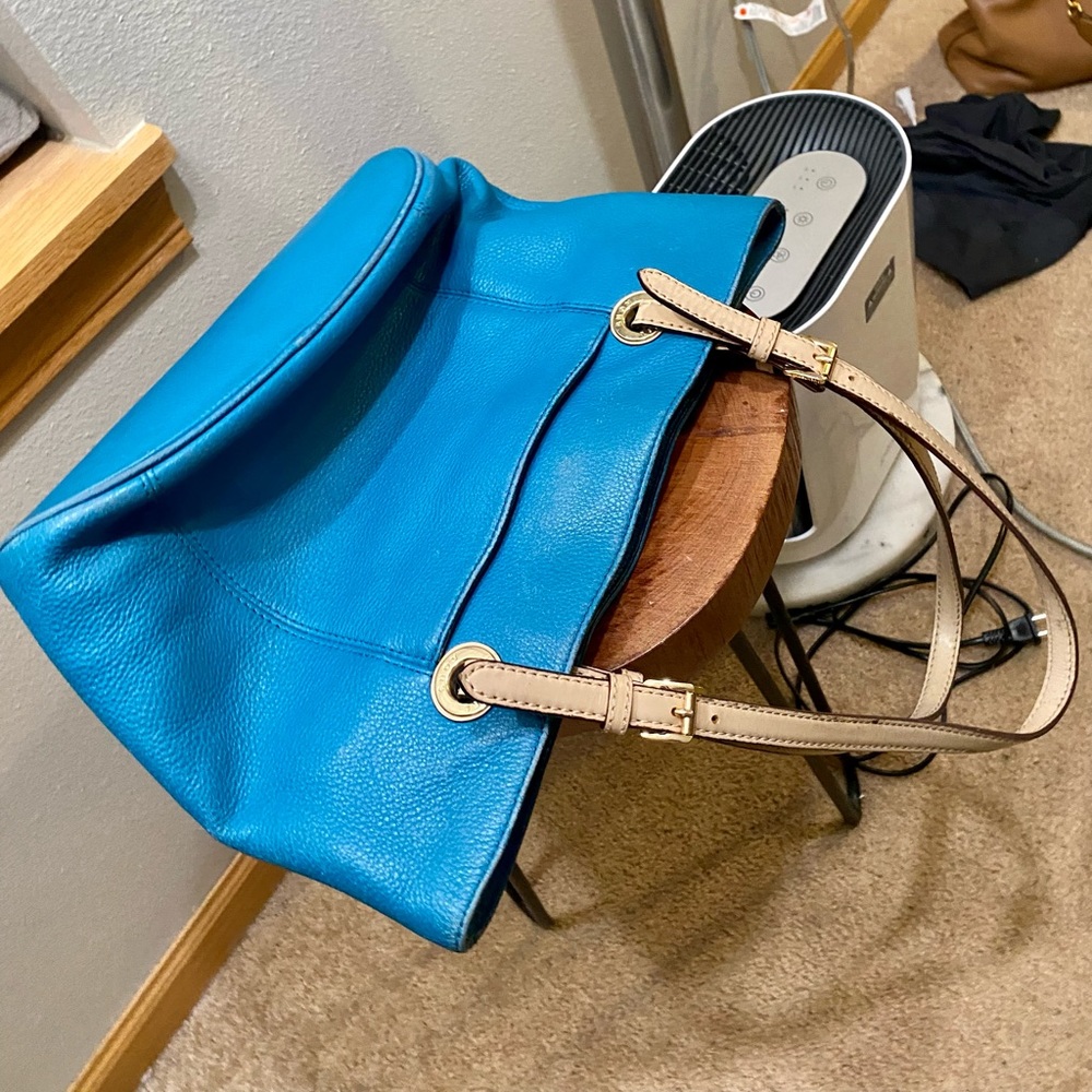 MICHAEL KORS | Jet Set Medium Travel Tote in Aqua/Blue Cross Grain Leather